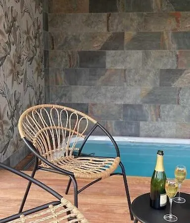 Escapade Romantique à Omer-espace Totalement Privatisé Avec Terrasse Hébergement de vacances Saint-Omer (Pas-de-Calais)